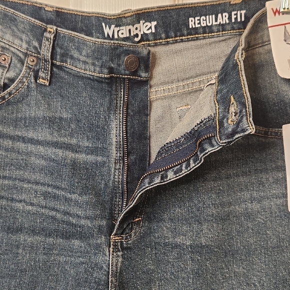 NWT Wrangler Men's Blue Regular Fit Jeans Size 36x30 - Picture 4 of 16